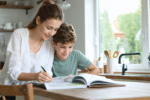 d&eacute;couvrez comment accompagner un adolescent vers plus d&rsquo;autonomie tout en pr&eacute;servant le dialogue, la confiance et un cadre rassurant.