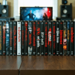 de « buffy » à « true blood », découvrez 11 séries vampiriques incontournables : romance, frissons et créatures de la nuit à dévorer sans attendre.
