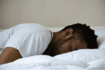 rencontre avec celles et ceux qui placent le sommeil au-dessus de tout, parfois m&ecirc;me de leurs proches, et racontent ce choix de vie singulier.