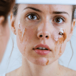 votre maquillage s&rsquo;&eacute;caille ? d&eacute;couvrez 3 erreurs courantes qui ab&icirc;ment votre teint et les astuces simples pour obtenir un r&eacute;sultat lisse et durable.